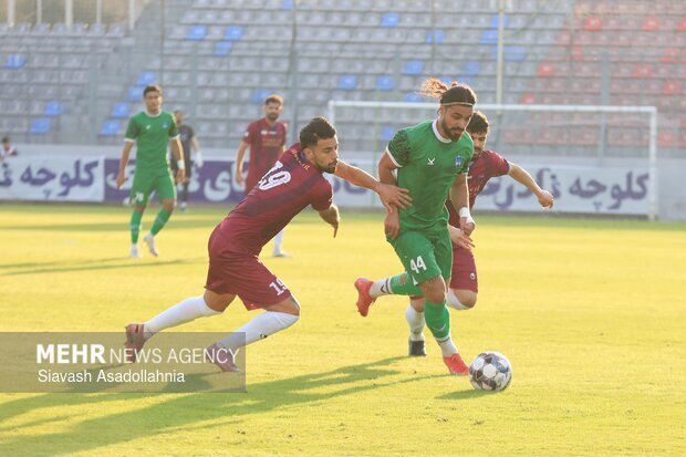 تساویهای بدون گل در بازی های بدون هیجان/ صدرنشین دو امتیاز از دست داد