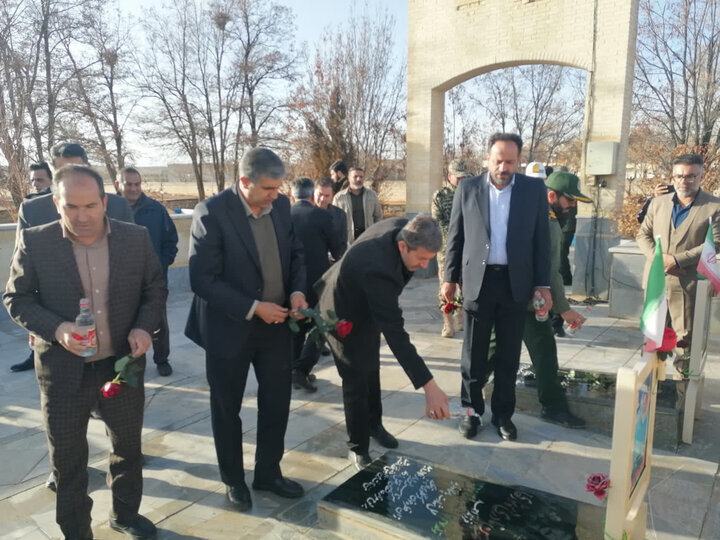 سفر استاندار به سمیرم؛ پروژههای عمرانی، ورزشی و برقرسانی افتتاح شد