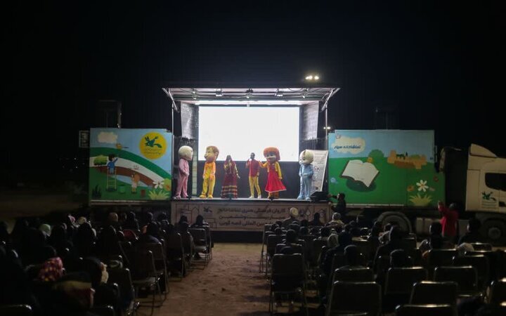 تماشاخانه سیار کانون پرورش فکری کودکان به روستاهای اصفهان می‌رود