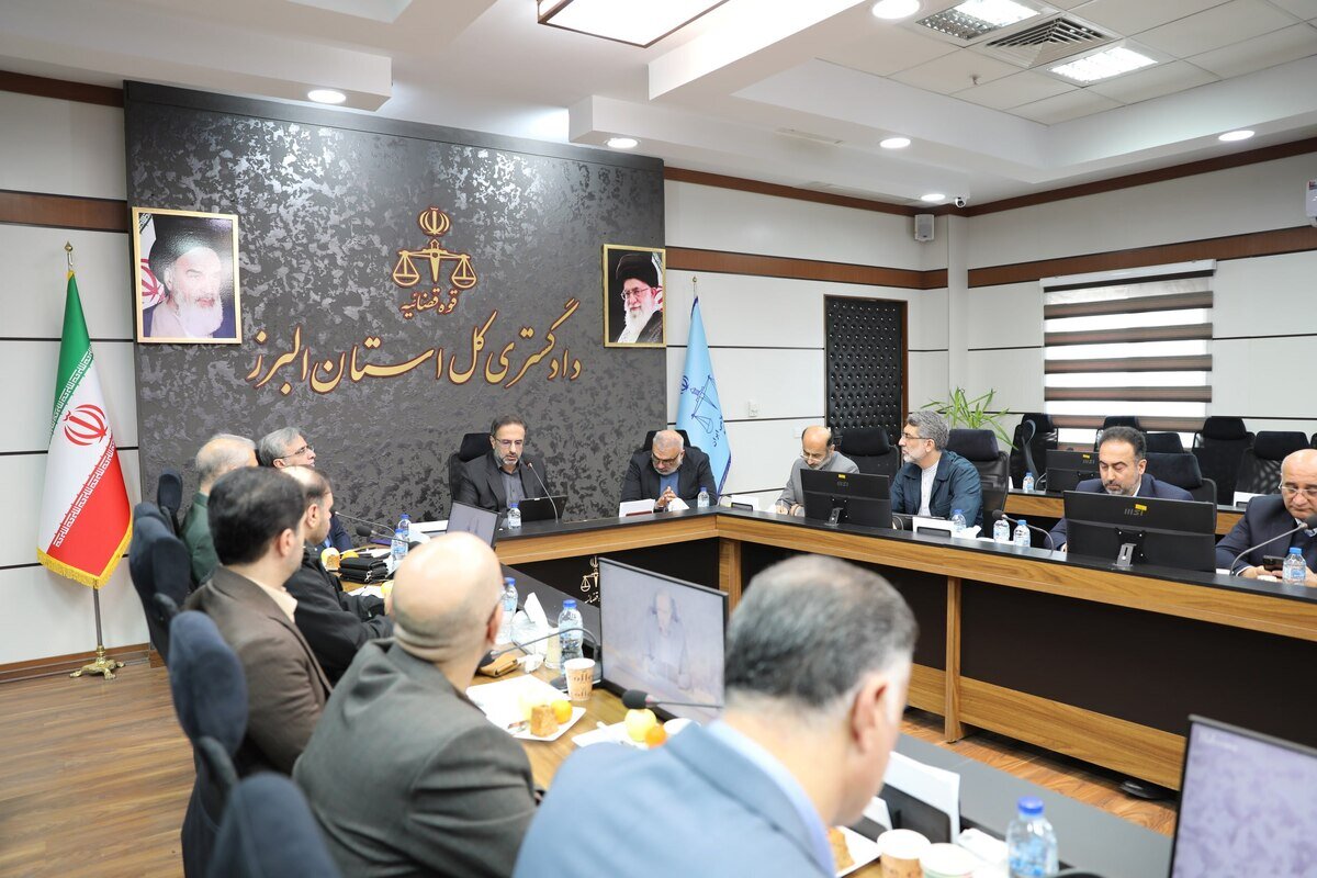 پیگیری مشکلات زیست محیطی بزرگترین شهرک صنعتی ایران در دادگستری کل استان البرز