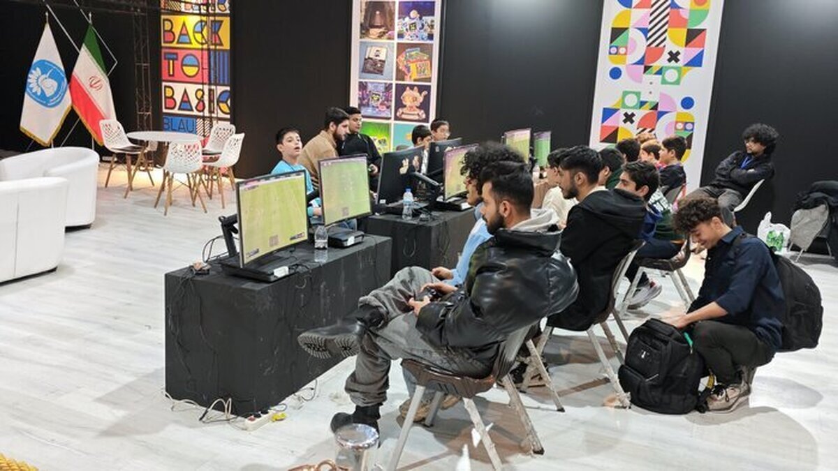 روز سوم هفت خوان بازی؛ ادامه «لیگ سیمرغ»، غوغای فوتبال الکترونیکی روی نمایشگر غول‌پیکر