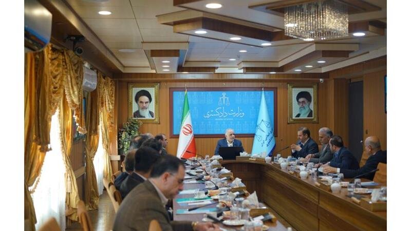 وزیر دادگستری: در رسیدگی به پرونده‌های تعزیراتی فرایند تولید آسیب نبیند