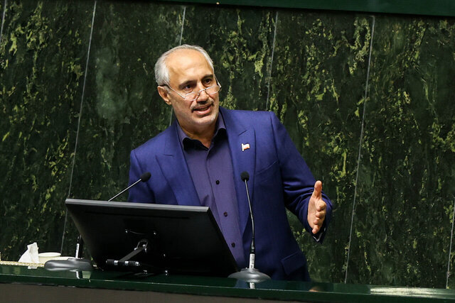 پورمحمدی: سال آینده صد در صد سهمیه از کارت سوخت به کارت بانکی منتقل می‌شود