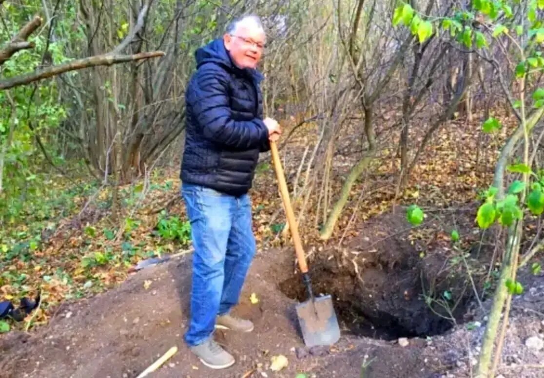نقشه گنجی که به گنجینۀ نقرههای خانوادگی رسید! | عکس
