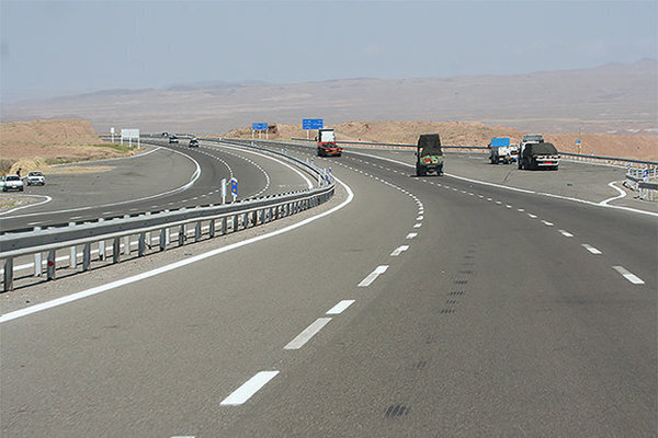 تکمیل ۵۰ کیلومتر بزرگراه در مسیر خاش - زاهدان