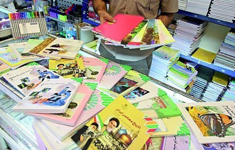 برای موفقیت نظام آموزشی باید کتاب‌های سنتی را کنار گذاشت/ آموزش رایگان در عمل وجود ندارد