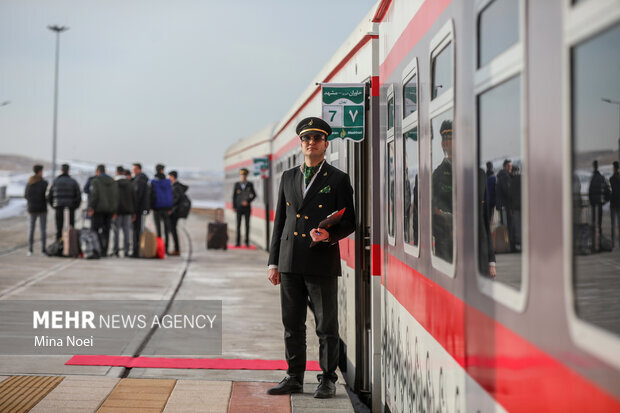 پیش‌فروش بلیت قطار مسافری اسفندماه آغاز شد