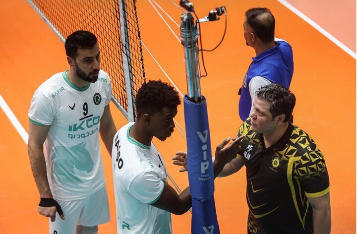 فدراسیون جهانی در مورد جنجال موسوی و بازیکن کوبایی پیکان چه میگوید؟