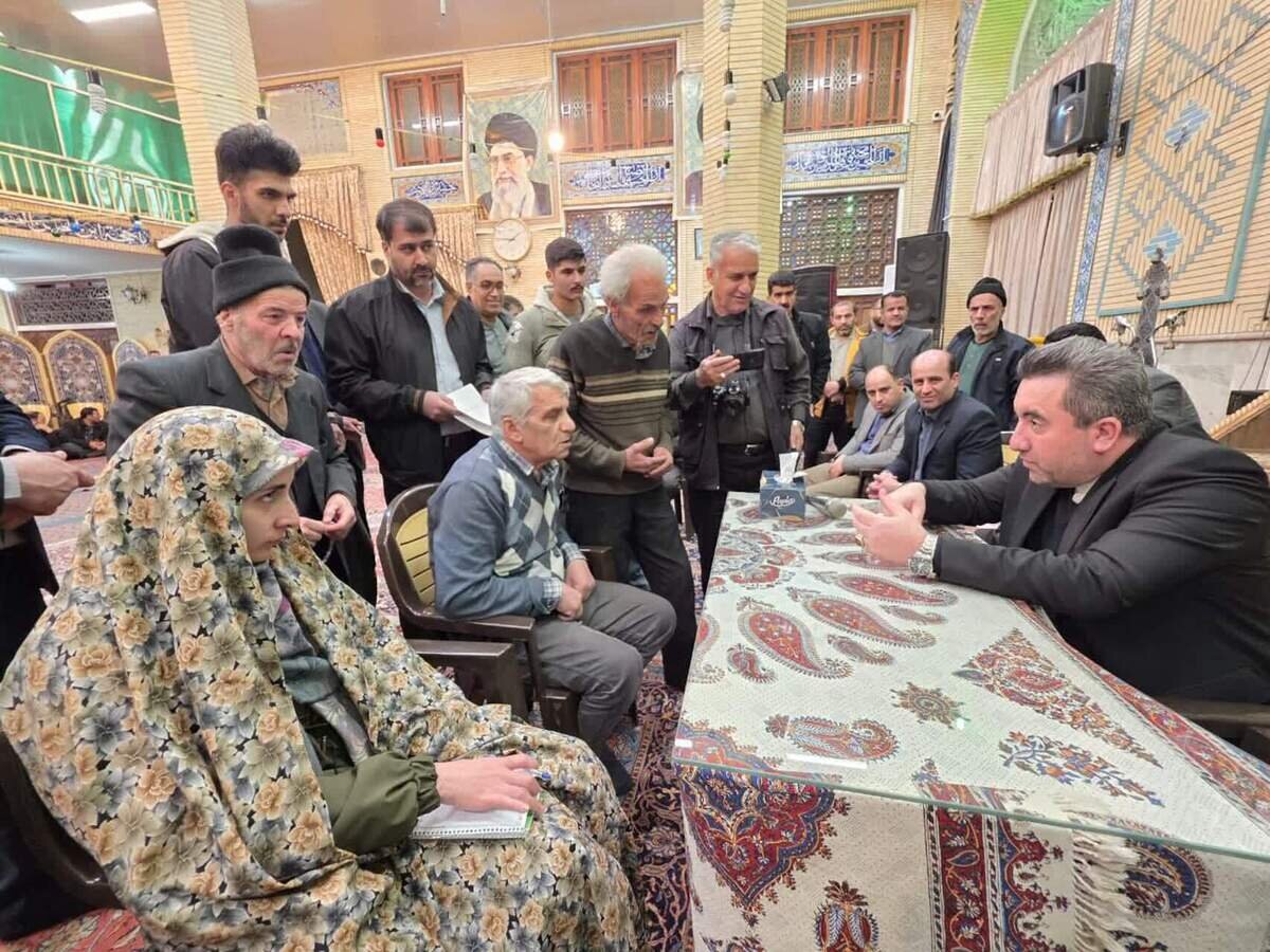 میز خدمت رئیس سازمان ثبت اسناد و املاک کشور در خوانسار برگزار شد