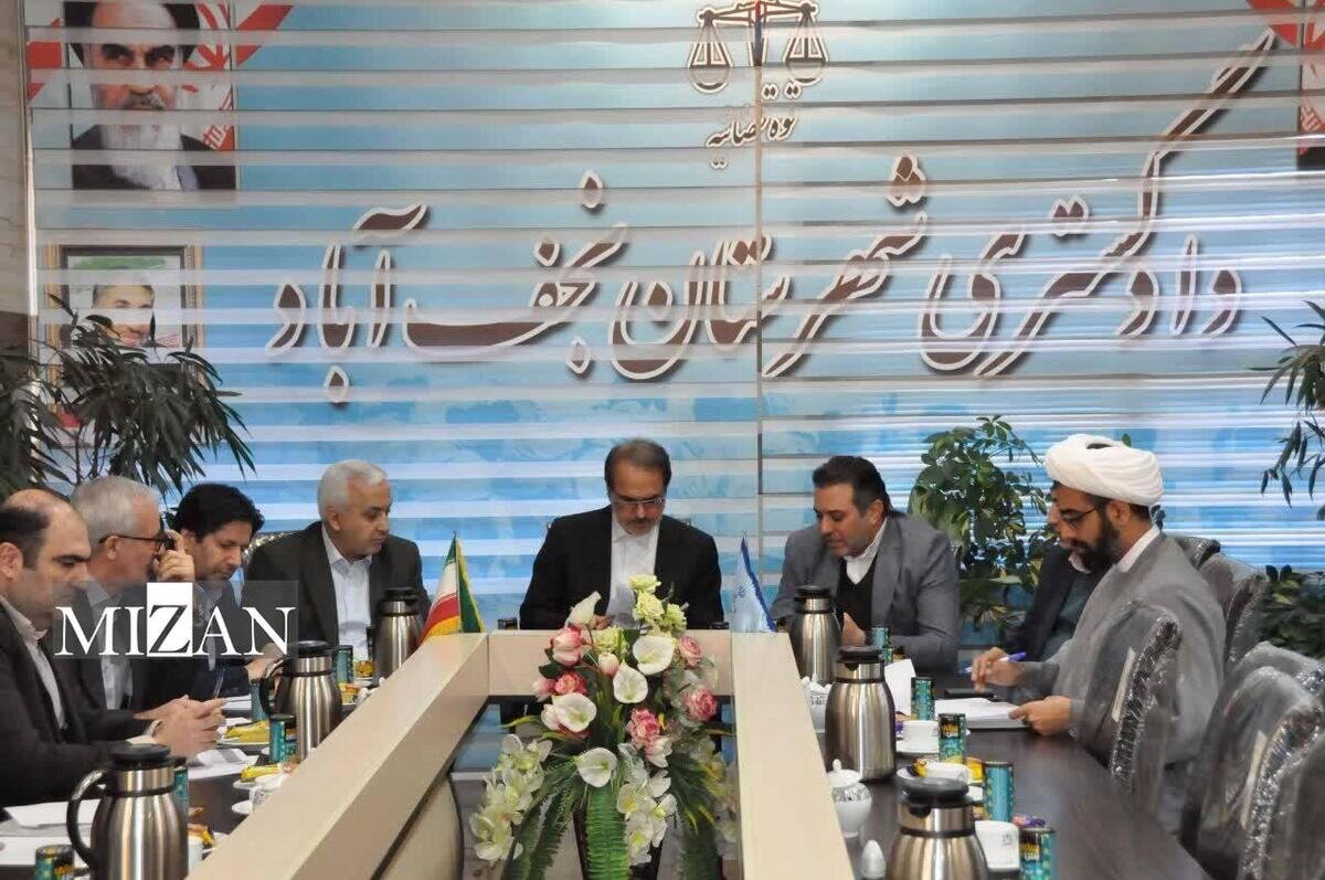 رئیس سازمان بازرسی پیگیری مشکلات کارخانه‌های کاشی و نیلو در نجف‌آباد را به بازرس کل استان محول کرد