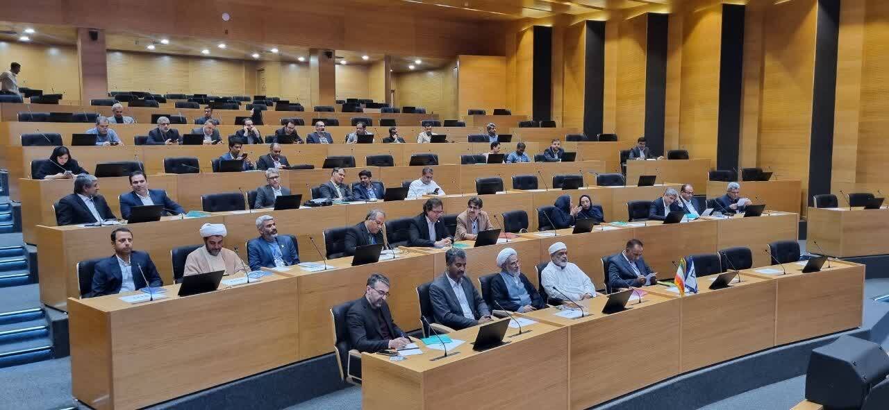 امام جمعه بندر عباس: توسعه کشور بدون بهرهگیری از ظرفیتهای دریا ممکن نیست