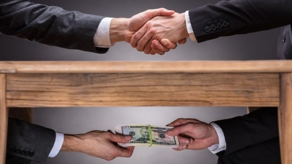 مجازات رشوه در ایران چگونه است؟ / از انفصال خدمت تا زندان و ضبط اموال