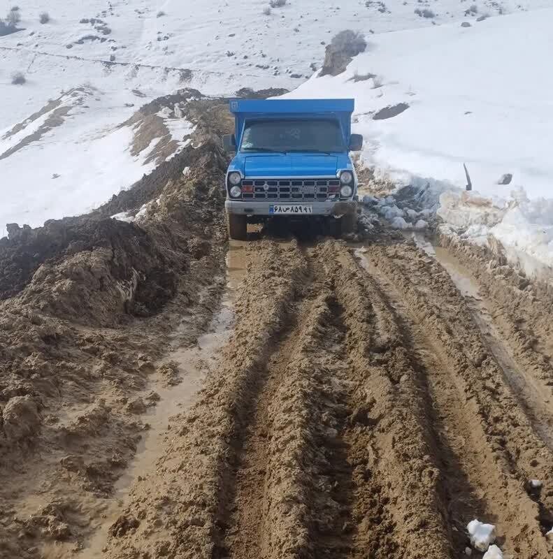 گلایه رانندگان از جاده گلی روستای اسمرود به شهرستان خلخال