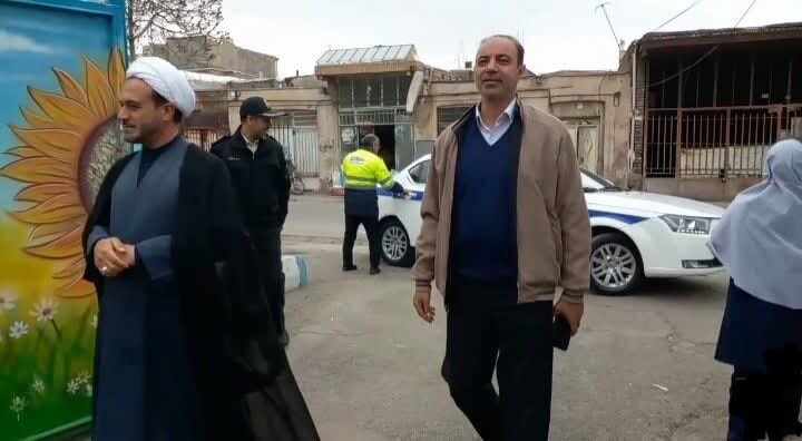 اقدام زیبای دانش آموزان نیشابوری با هدف تقدیر از مدافعان امنیت + عکس و فیلم