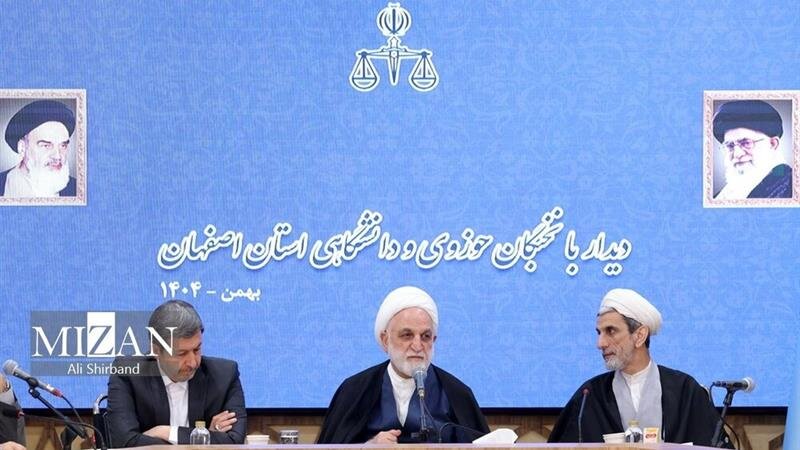 رئیس قوه قضاییه: همه باید ملتزم به قانون باشیم