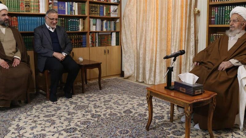 آیتالله مکارم شیرازی: با راهکارهای فرهنگی میتوان مسائل اجتماعی را مدیریت کرد
