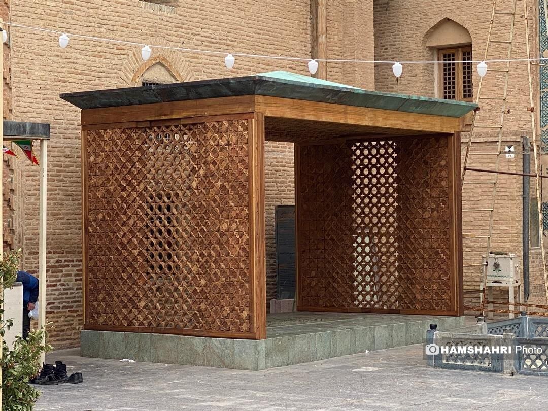 شاهکار گره چینی در یک مقبره | ساخت المان مقبره بایزید بدون چسب، پیچ و حتی یک میخ!