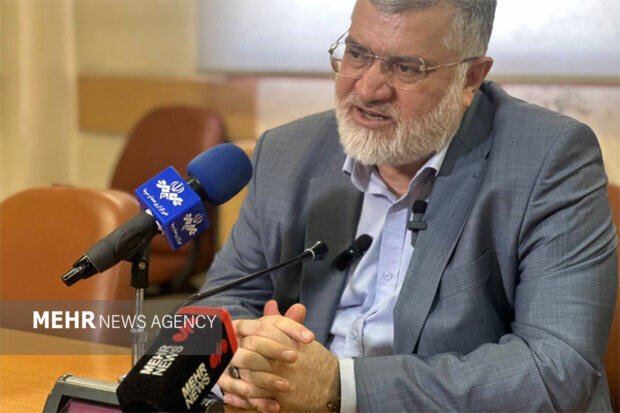 تاکید استاندار تهران: کالاهای اساسی ارزان و باکیفیت به دست مردم برسد