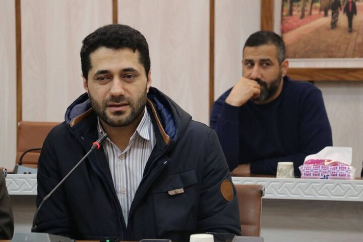 منفرد: خرج کردن خود برای مردم مهمترین شاخص سنجش کارگزاران است