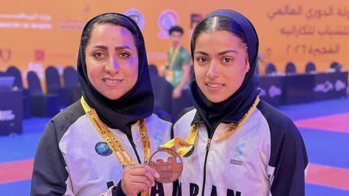 دختر کاراته کا کهنوجی بر سکوی مسابقات جهانی ایستاد