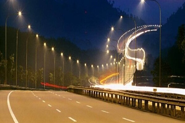 پایان خاموشی بزرگراه آزادگان با تأمین ۳۲۳ پایه روشنایی