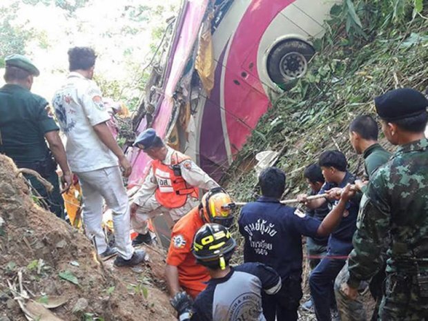 واژگونی اتوبوس دو طبقه در جنوب تایلند، بیش از ۴۰ زخمی برجای گذاشت