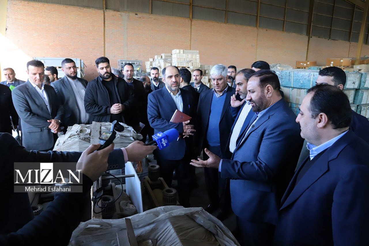 دادستان تهران از گمرک بازدید کرد/ تعیین تکلیف ۱۵ همت کالا در اموال تملیکی و ترخیص بیش از ۱۷ هزار وسیله نقلیه از گمرکات استان تهران