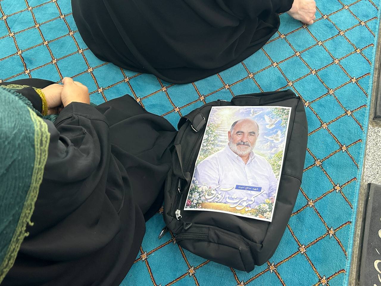 چهل روز از جنایت اغتشاشگران گذشت/ برگزاری چهلم شهدای امنیت و سلامت در گلزار شهدای رشت با حضور گسترده مردم+فیلم