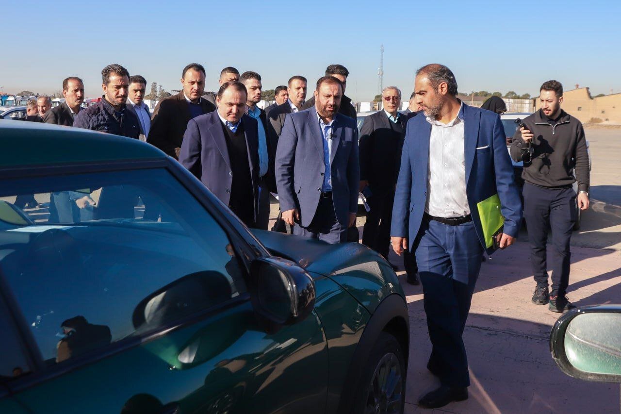 تعیین تکلیف ۱۵ همت کالا در اموال تملیکی/ترخیص بیش از ۱۷ هزار وسیله نقلیه از گمرکات تهران