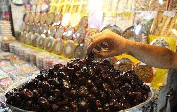 آغاز عرضه خرمای کبکاب با نرخ مصوب ۱۸۰ هزار تومان/ تنظیم بازار نوروز با تأمین سیب و پرتقال