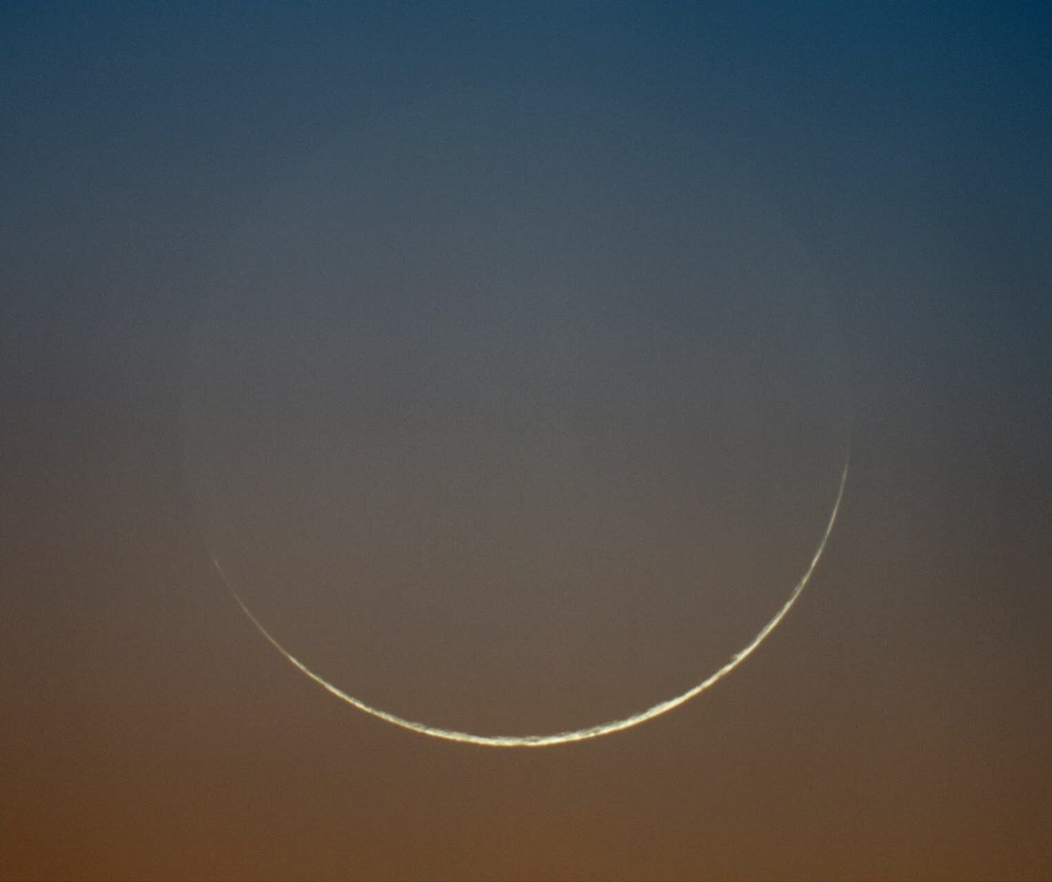 ماه خدا از راه رسید؛ هلال ماه رمضان رؤیت شد