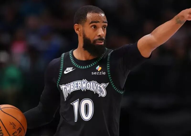 مینهسوتا بازیکنش را فروخت و بلافاصله ارزان خرید!