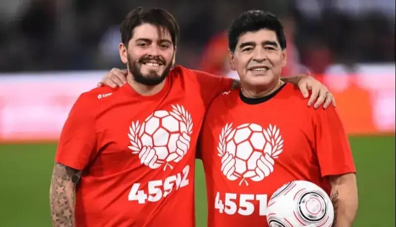 کیوو، دهانت را آب بکش بعد اسم مارادونا را بیاور!