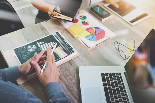 انتخاب تیم طراحی سایت؛ چه شاخص‌هایی مهم هستند؟+ راهنمای دی‌ام هاوس