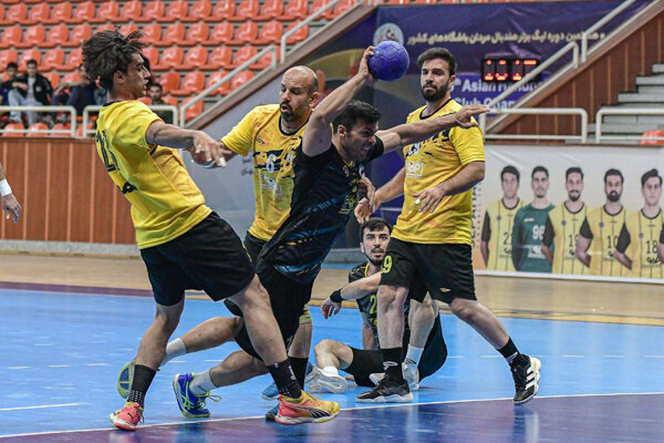 شروع مرحله دوم با شهرآورد اصفهان/ بالانشین در انتظار لغزش رقبا