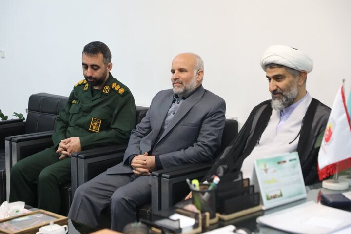 مقاومت سپاه دشمنان را درمانده کرده است