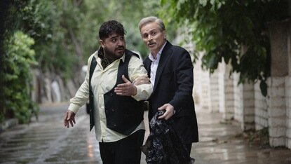 کنار سفره افطار همراه با یک خانواده شیرازی خونگرم