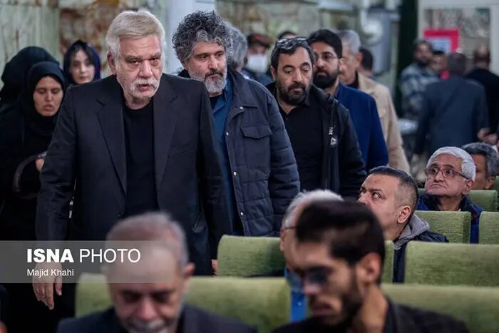 تصاویری از هنرمندان در مراسم ختم عنایت بخشی