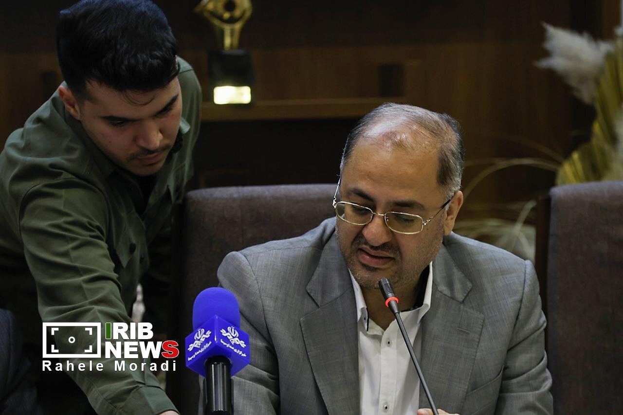 آیین اهدای نشان سروسیمین «پارسی جان»