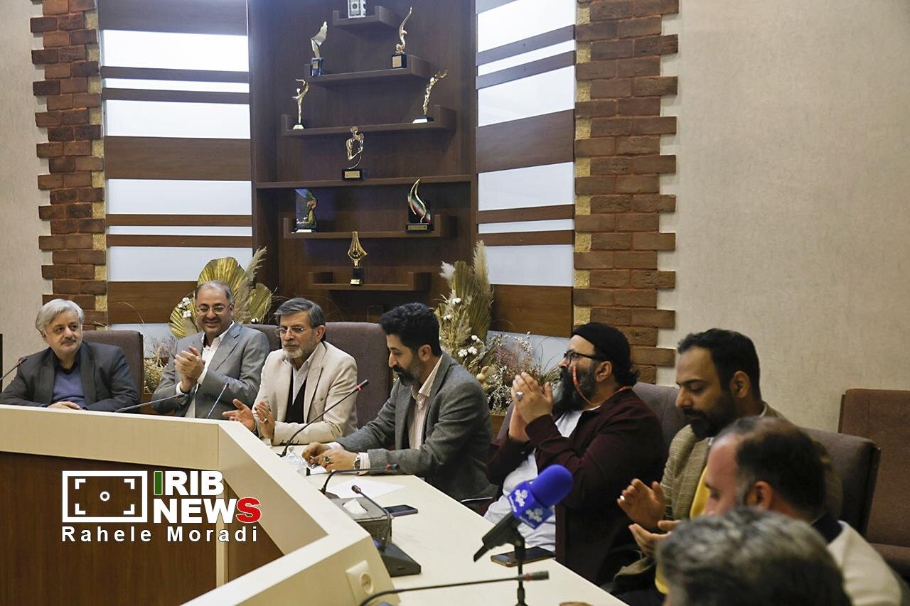 آیین اهدای نشان سروسیمین «پارسی جان»