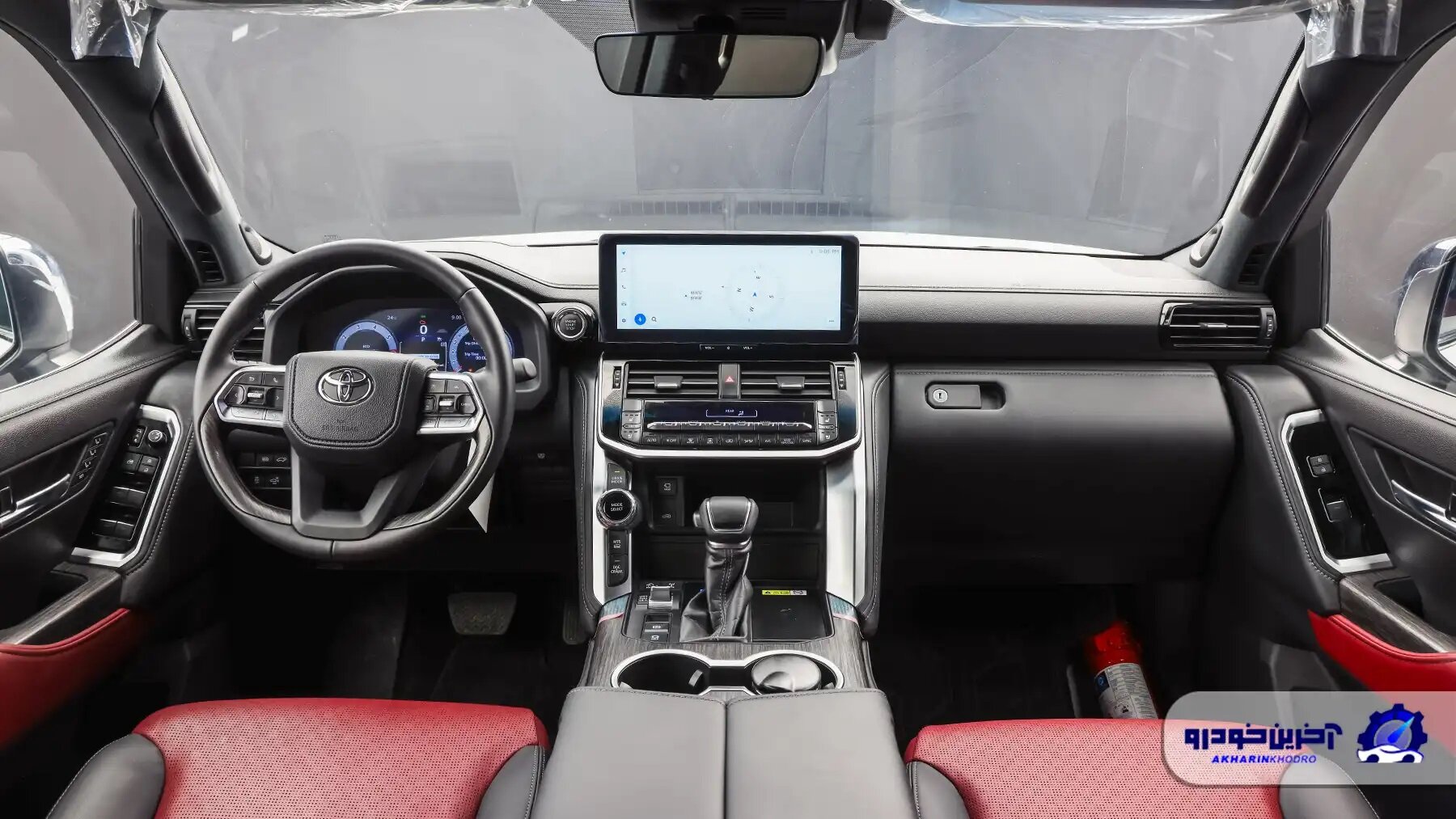 حضرت در لباس نو ؛ نگاهی به لندکروزر اتاق ۳۰۰ فول با مدل ۲۰۲۵