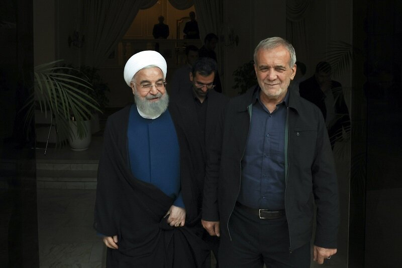 پزشکیان: هرگاه ارتباط دولت با مردم کم شود و فاصله ایجاد شود، نارضایتی و عصبانیت شکل می‌گیرد