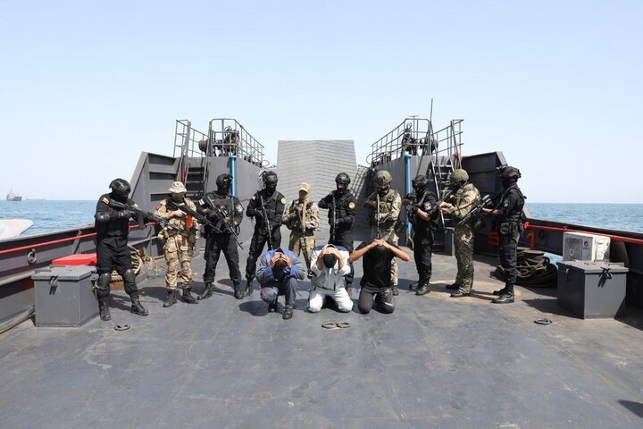 تمرین آزادسازی کشتی ربوده شده در رزمایش مرکب دریایی ایران و روسیه