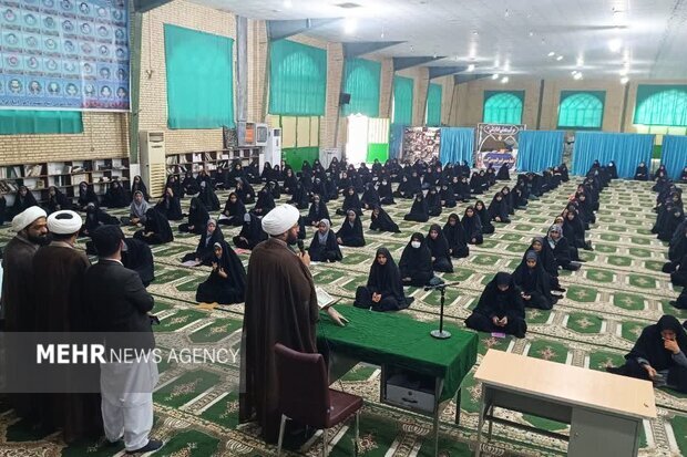 استقبال دانشآموزان دلگانی از مسابقات قرآن، عترت و نماز