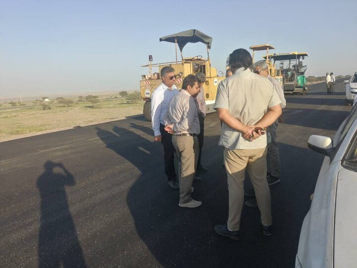 بازدید معاون عمرانی استانداری هرمزگان از کمربندی بندرلنگه