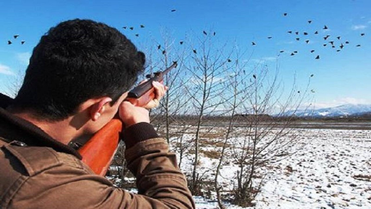 دستگیری ۱۵ شکارچی متخلف در حریم دریاچه ارومیه