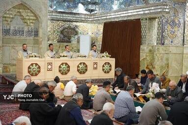 رمضان با نوای قرآن در حرم شاهچراغ(ع) آغاز شد + فیلم و تصاویر