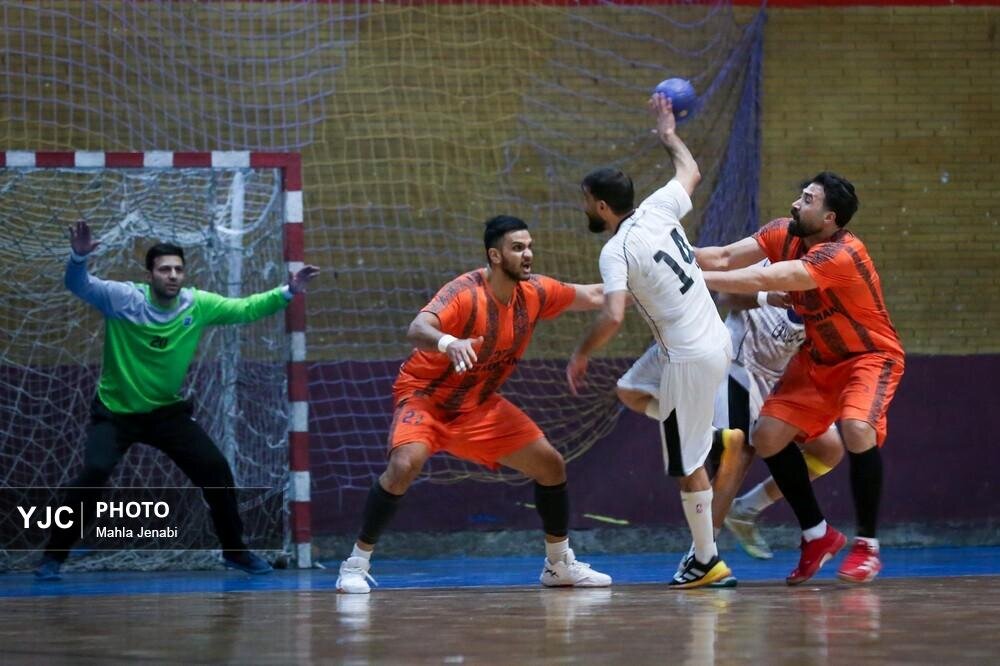 لیگ برتر هندبال بین مس کرمان و زغال سنگ بافق