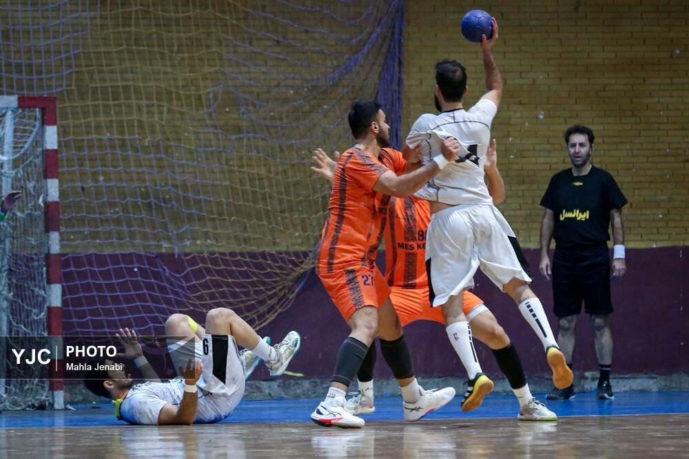 لیگ برتر هندبال بین مس کرمان و زغال سنگ بافق