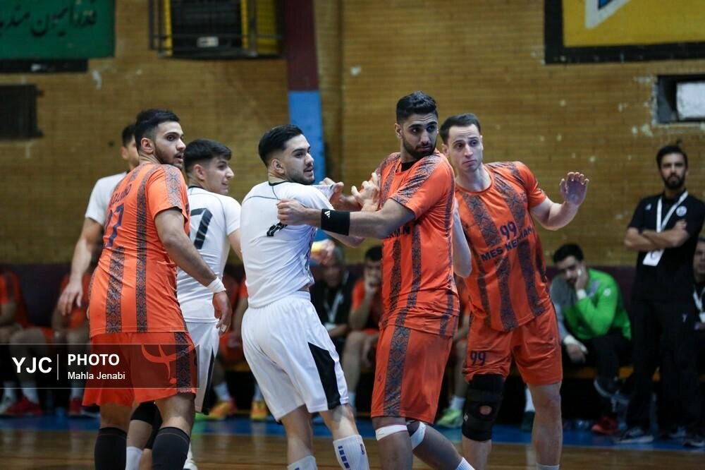لیگ برتر هندبال بین مس کرمان و زغال سنگ بافق